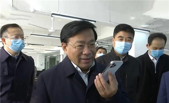 封一： 吉林省委副书记、省长韩俊莅临EBET易博伊通供热_副本.jpg