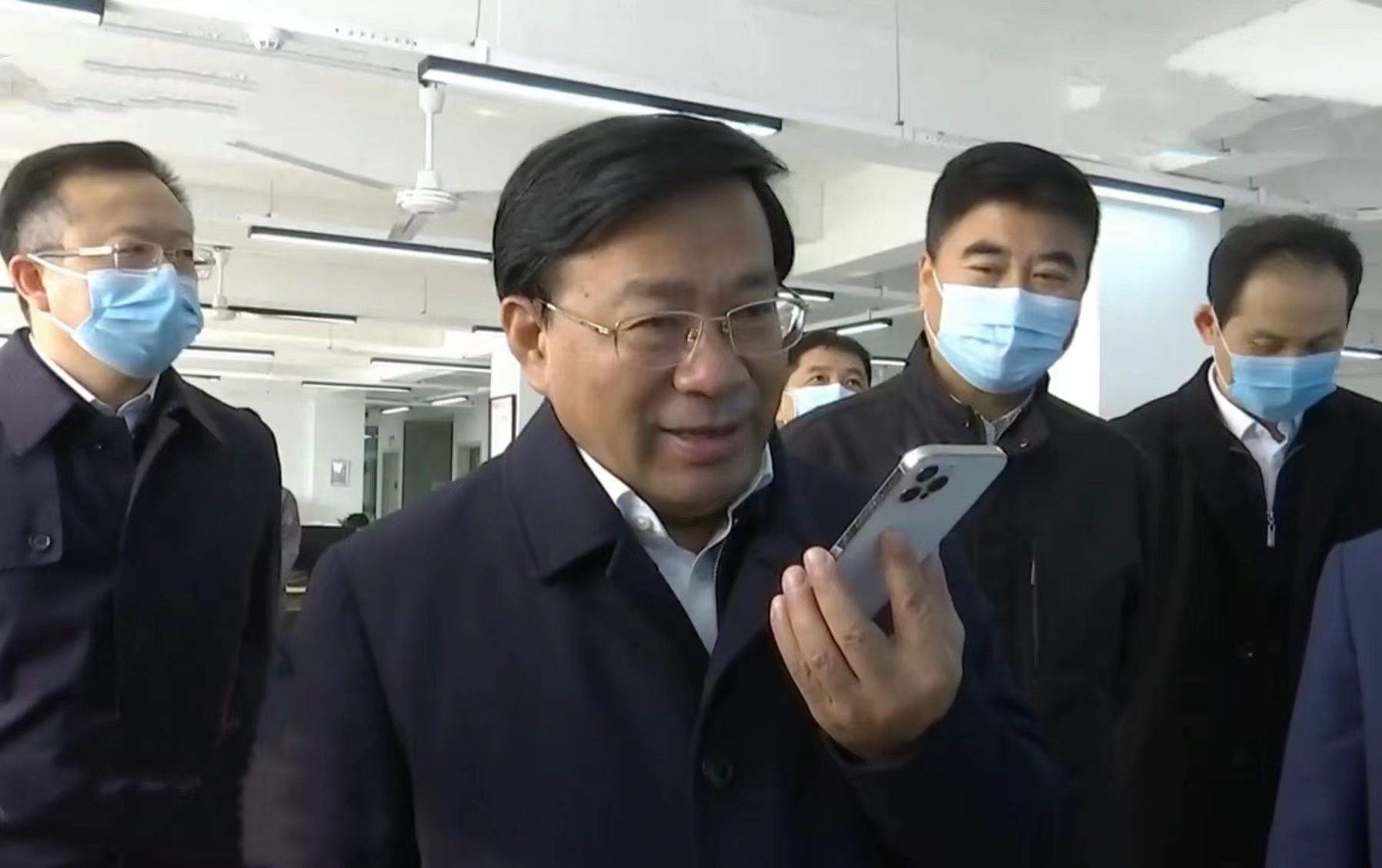 19 吉林省委副书记、省长韩俊莅临EBET易博伊通供热 2021.11.2.jpg