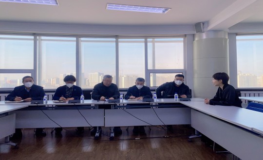 3向阳区人大常委会副主任韩希光一行莅临EBET易博集团视察调研_副本.jpg