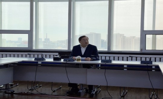 0.封面：董事长在集团开年会议上做沉要讲话_副本.jpg