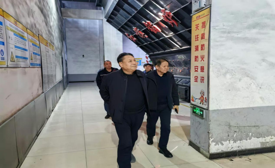 8.集团副董事马秉臣深刻供热总公司一线进行工作走访_副本.png