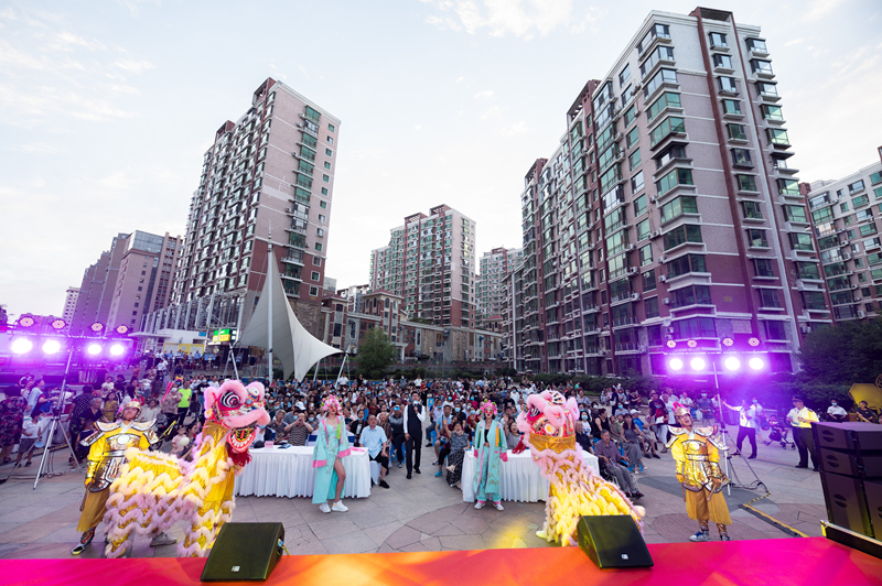 09“EBET易博中国·社区艺术节”现场空气热烈_副本.jpg